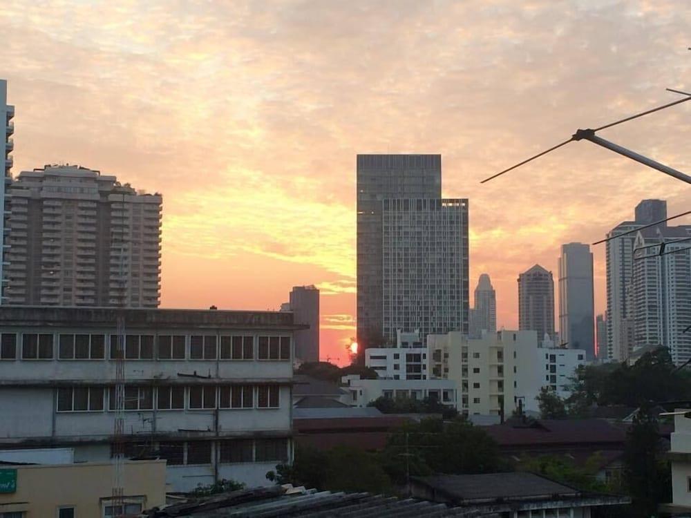 Jellybean Ezy Hostel Sathorn Bangkok Buitenkant foto
